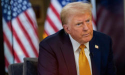 Трамп заявил, что отменит право на получение гражданства по рождению в США