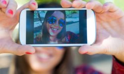 Ответ на критику проверки фото на iPhone