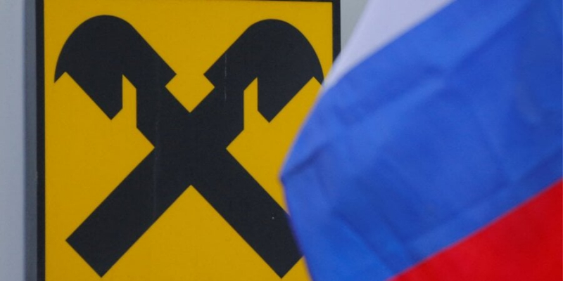 Гребуть лопатою. Raiffeisen потроїв прибуток у Росії на тлі вимог вийти з ринку